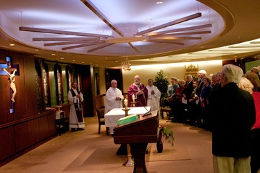 Boston members of the Order of Malta gather at the Pastoral Center of the Archdiocese of Boston Dec. 2, 2008 for Mass with Cardinal Sean P. O'Malley and a fund raising dinner.<br />
Pilot photo/ Neil W. McCabe