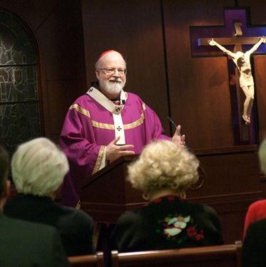 Boston members of the Order of Malta gather at the Pastoral Center of the Archdiocese of Boston Dec. 2, 2008 for Mass with Cardinal Sean P. O'Malley and a fund raising dinner.<br />
Pilot photo/ Neil W. McCabe