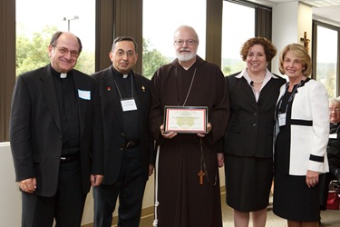 Secretary of Education and Superintendent of Schools for the Archdiocese of Boston Mary Grassa O’Neill and Cardinal Seán P. O’Malley host a “Celebration on Education” for principals and pastors at the archdiocese’s Pastoral Center Sept. 16, 2009.
Pilot photo/ Gregory L. Tracy
Secretary of Education and Superintendent of Schools for the Archdiocese of Boston Mary Grassa O’Neill and Cardinal Seán P. O’Malley host a “Celebration on Education” for principals and pastors at the archdiocese’s Pastoral Center Sept. 16, 2009.
Pilot photo/ Gregory L. Tracy