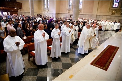 2018PermanentDeacons-GTracy-033